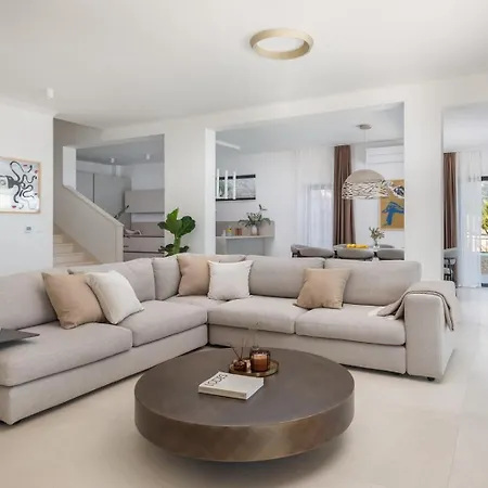 Villa Maris -Heated Pool,Sauna,First Row Sea Beach *