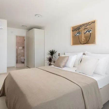 Maris, 5m Sea Beach, Heated Pool, Sauna * Kuciste