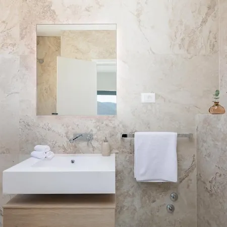 Villa Maris -Heated Pool,Sauna,First Row Sea Beach