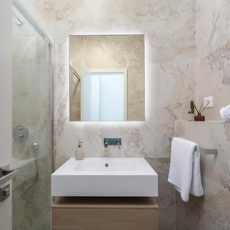 Maris, 5m Sea Beach, Heated Pool, Sauna * Kuciste