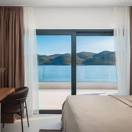 Vila Villa Maris -Heated Pool,Sauna,First Row Sea Beach