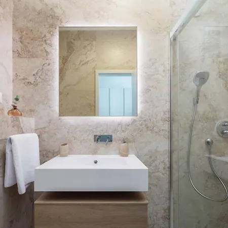 Maris, 5m Sea Beach, Heated Pool, Sauna Kuciste