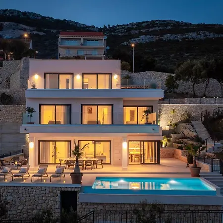 Maris, 5m Sea Beach, Heated Pool, Sauna Villa *