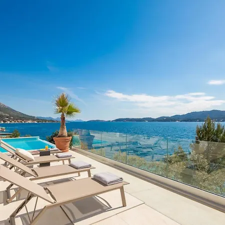 Maris -heated Pool,sauna,first Row Sea * Kuciste