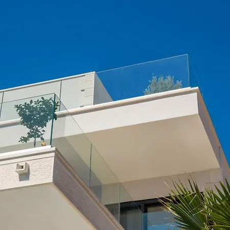 Villa Maris, 5m Sea Beach, Heated Pool, Sauna