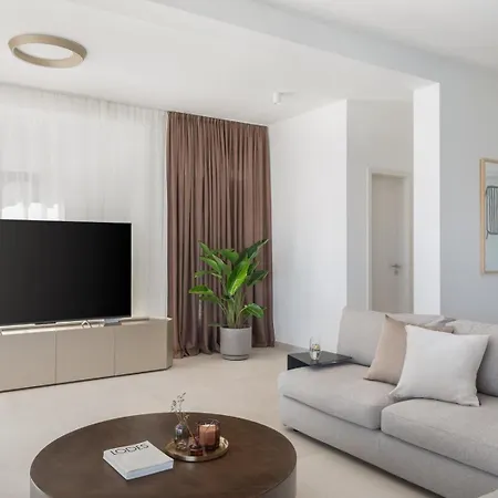 Villa Maris, 5m Sea Beach, Heated Pool, Sauna Kučište