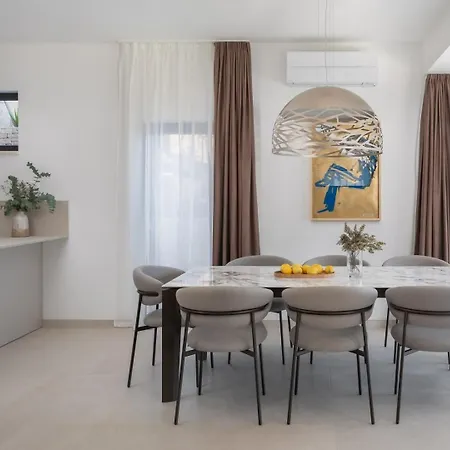 Villa Maris, 5m Sea Beach, Heated Pool, Sauna