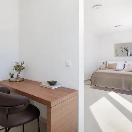 Maris -heated Pool,sauna,first Row Sea