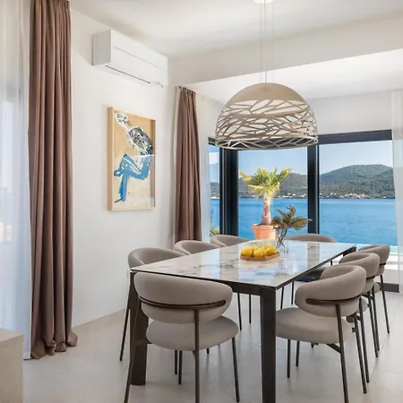 Maris, 5m Sea Beach, Heated Pool, Sauna Villa *