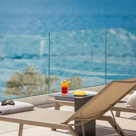 Maris, 5m Sea Beach, Heated Pool, Sauna Villa *