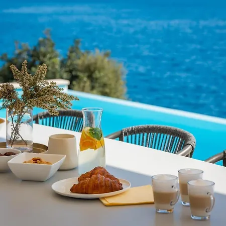 Maris -heated Pool,sauna,first Row Sea