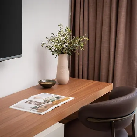 Villa Maris, 5m Sea Beach, Heated Pool, Sauna *