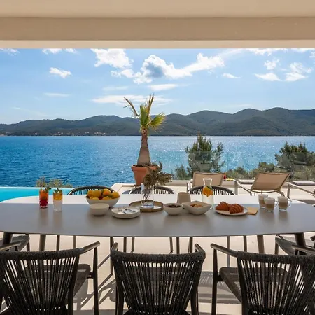 Maris -heated Pool,sauna,first Row Sea Villa Kuciste