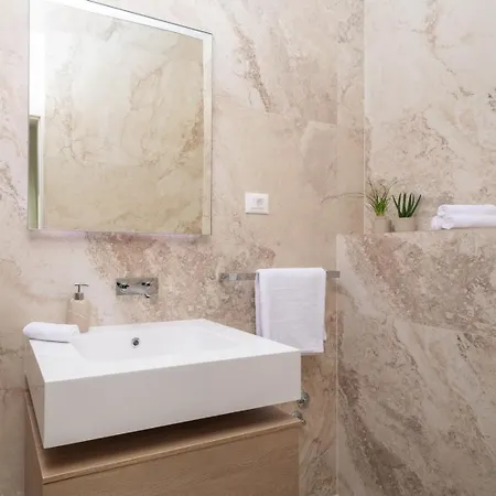 Villa Maris, 5m Sea Beach, Heated Pool, Sauna Kučište