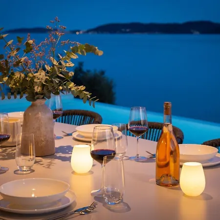Vila Maris -heated Pool,sauna,first Row Sea *