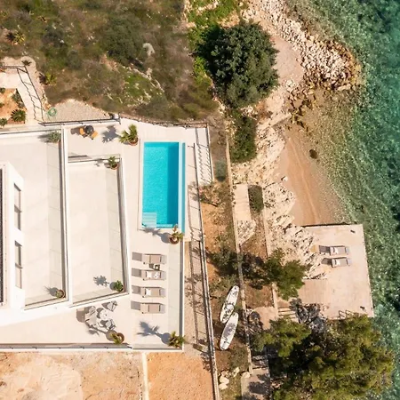 Maris -heated Pool,sauna,first Row Sea Vila *
