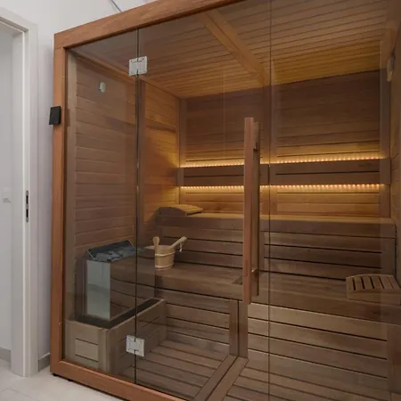 Maris -heated Pool,sauna,first Row Sea *