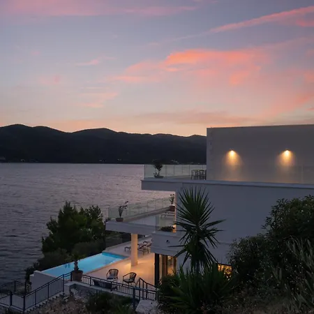 Maris -heated Pool,sauna,first Row Sea Villa Kuciste