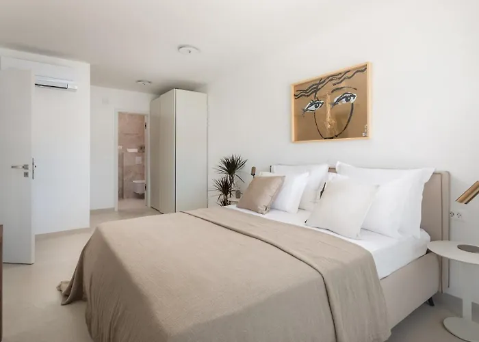 Maris -heated Pool,sauna,first Row Sea * Kuciste