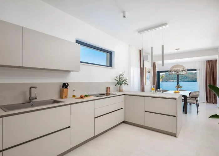 Βίλα Maris -heated Pool,sauna,first Row Sea