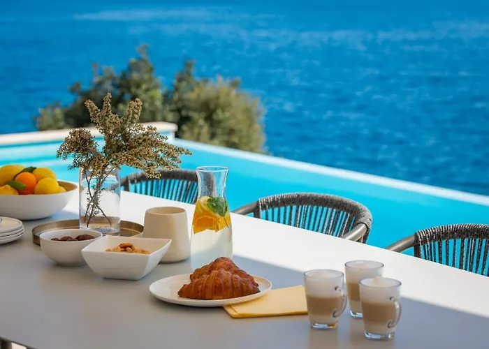 Maris -heated Pool,sauna,first Row Sea