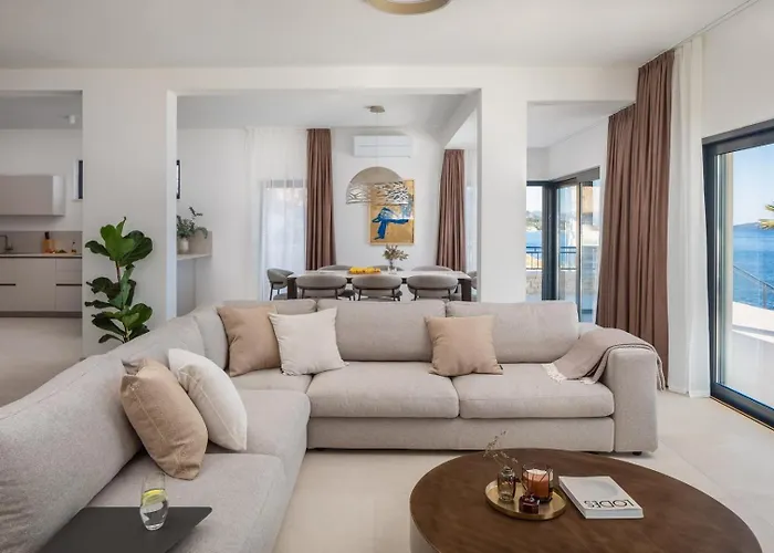 Maris -heated Pool,sauna,first Row Sea * Kuciste