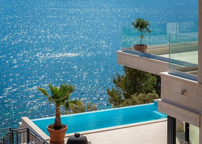 Maris -heated Pool,sauna,first Row Sea * Kuciste