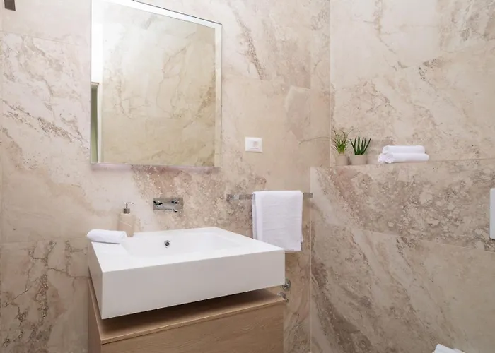 Βίλα Maris -heated Pool,sauna,first Row Sea Kuciste