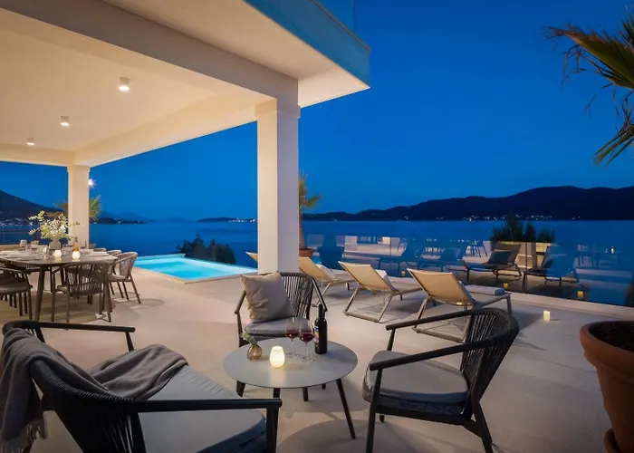 Maris -heated Pool,sauna,first Row Sea Βίλα